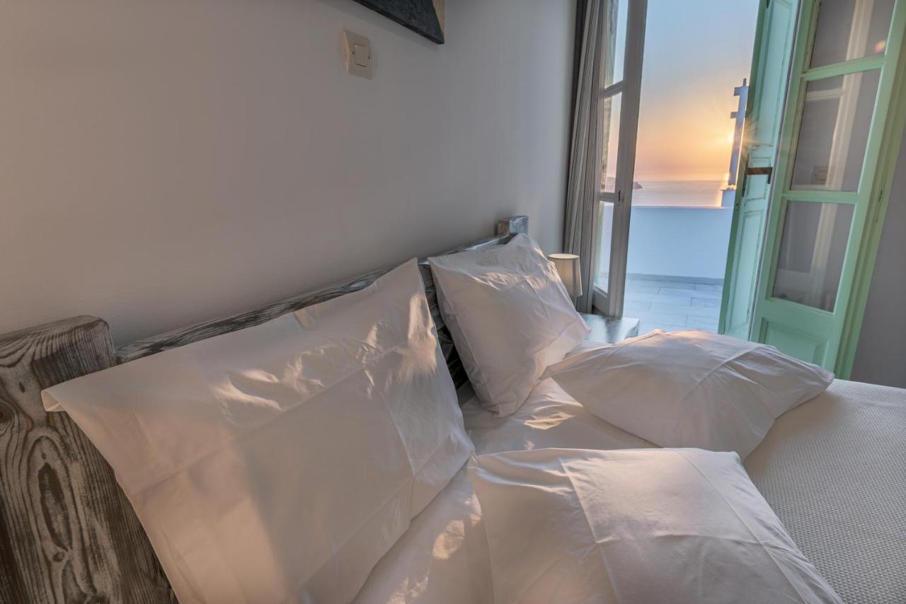 The Cliff Reflections - Adults Only Apartment เมกาโลคอรี ภายนอก รูปภาพ