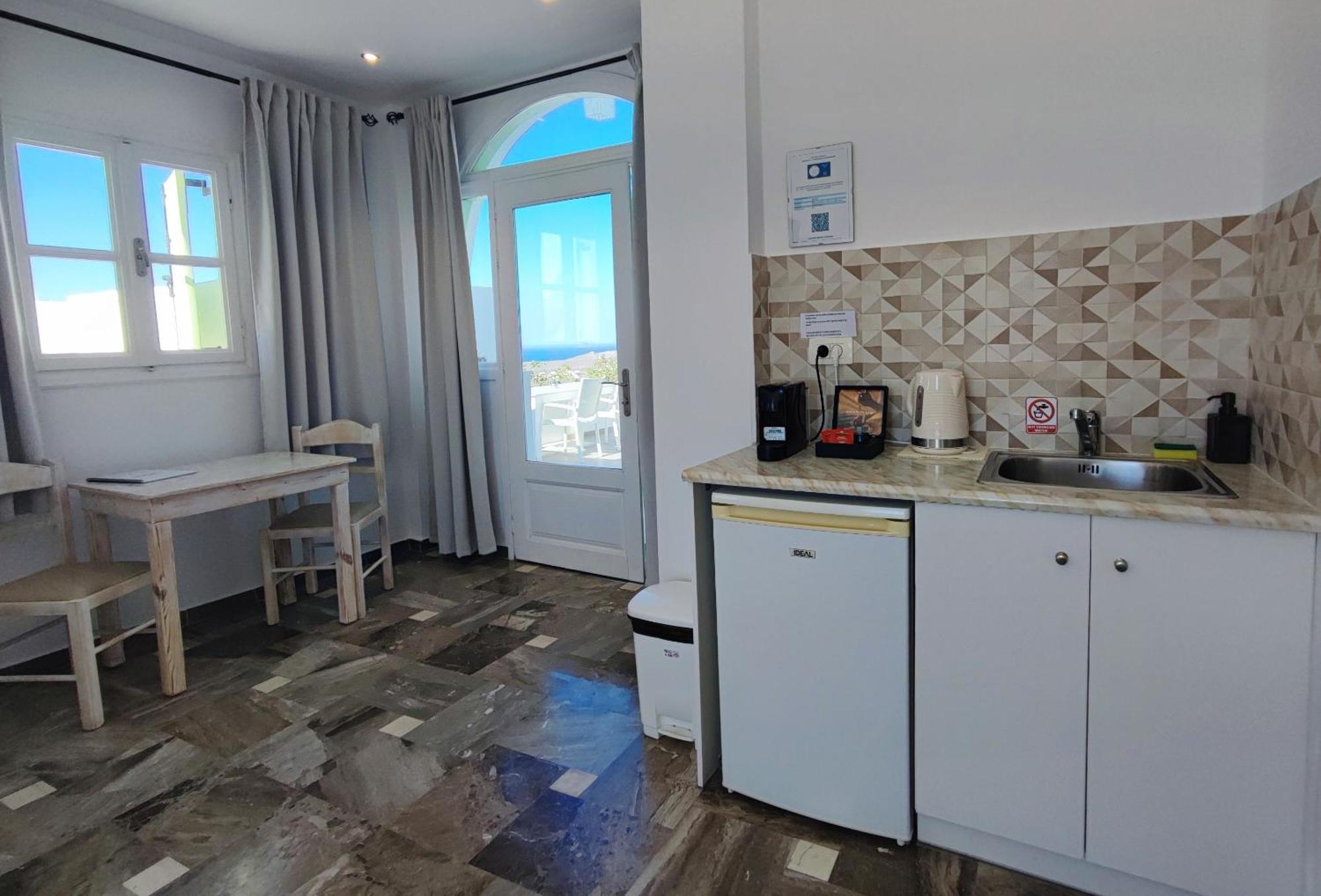 The Cliff Reflections - Adults Only Apartment เมกาโลคอรี ภายนอก รูปภาพ