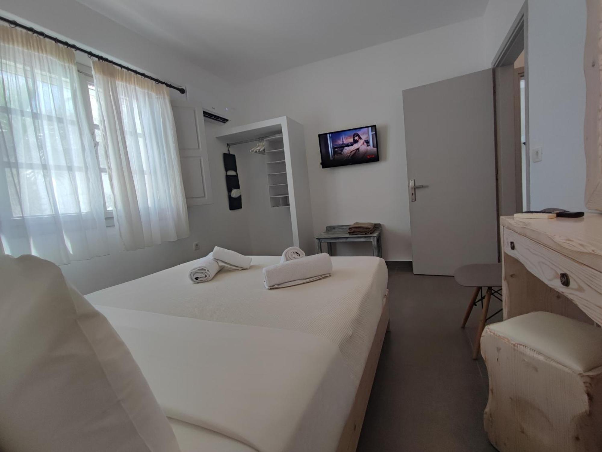The Cliff Reflections - Adults Only Apartment เมกาโลคอรี ภายนอก รูปภาพ