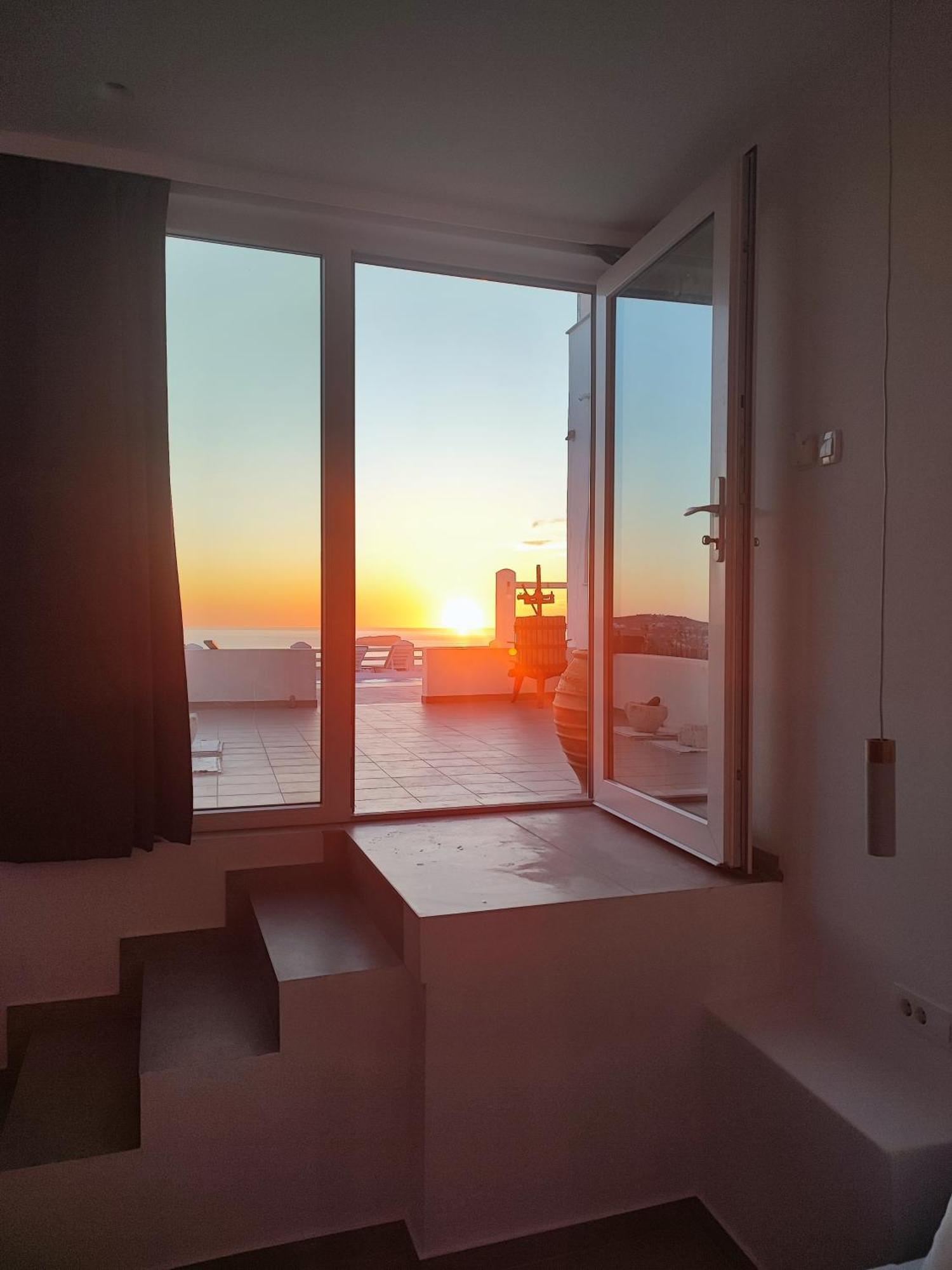 The Cliff Reflections - Adults Only Apartment เมกาโลคอรี ห้อง รูปภาพ