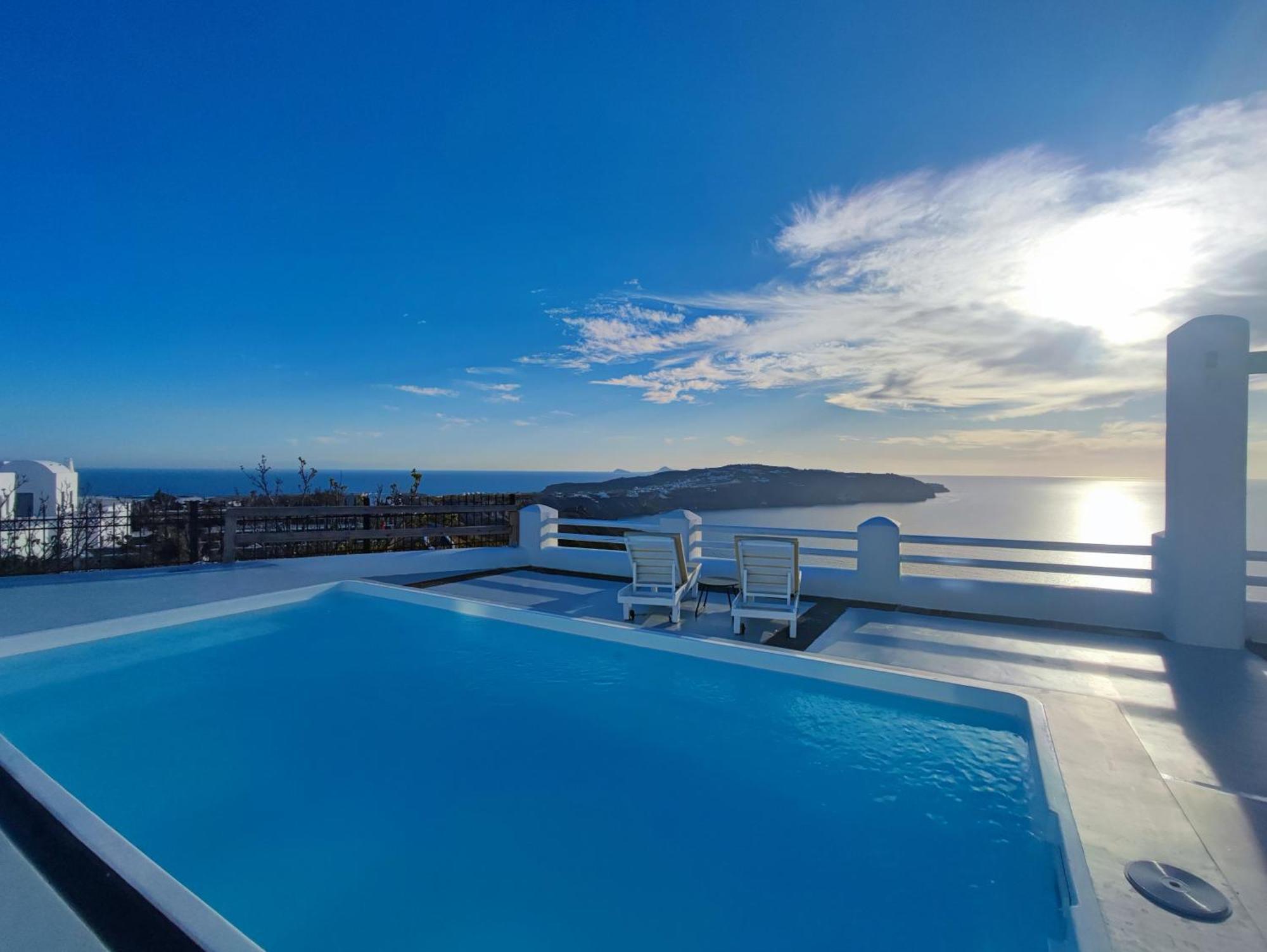 The Cliff Reflections - Adults Only Apartment เมกาโลคอรี ภายนอก รูปภาพ