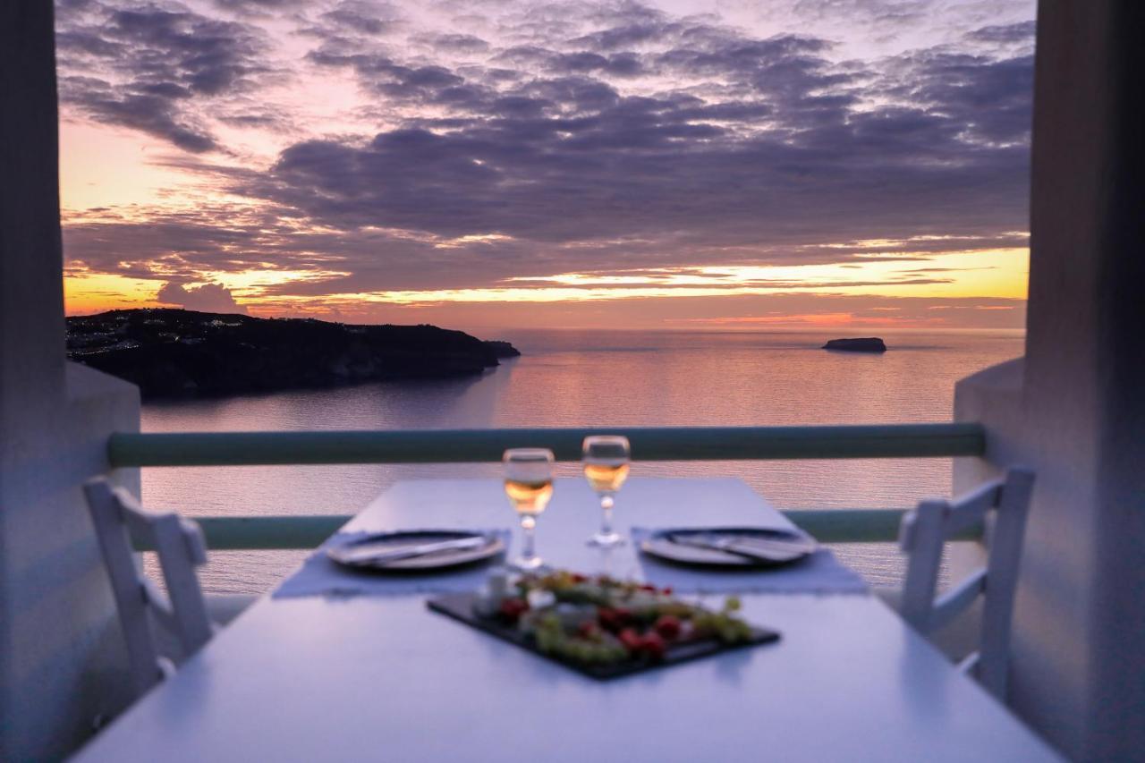 The Cliff Reflections - Adults Only Apartment เมกาโลคอรี ภายนอก รูปภาพ