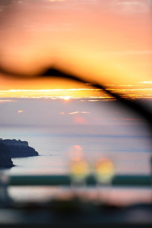 The Cliff Reflections - Adults Only Apartment เมกาโลคอรี ภายนอก รูปภาพ